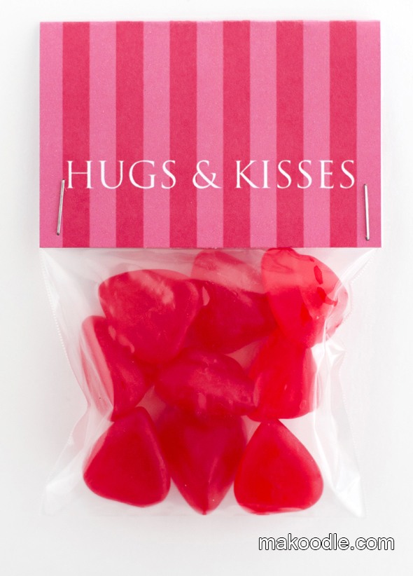Striped Hugs & Kisses DIY Valentine's Day Treat Bag Toppers